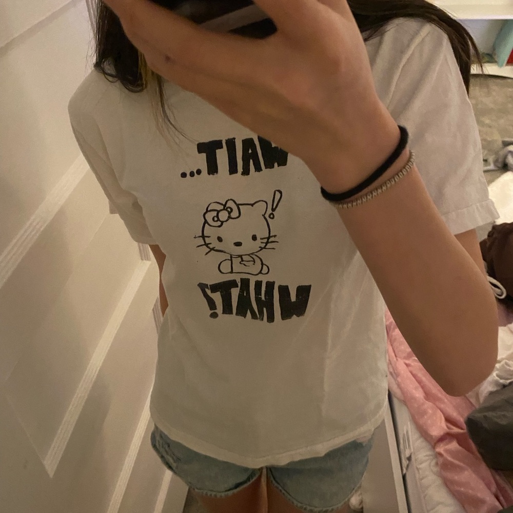 Sanrio hellokitty shirt